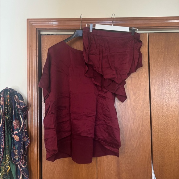 Lunya Rich Burgundy washable silk pajamas - Picture 3 of 4